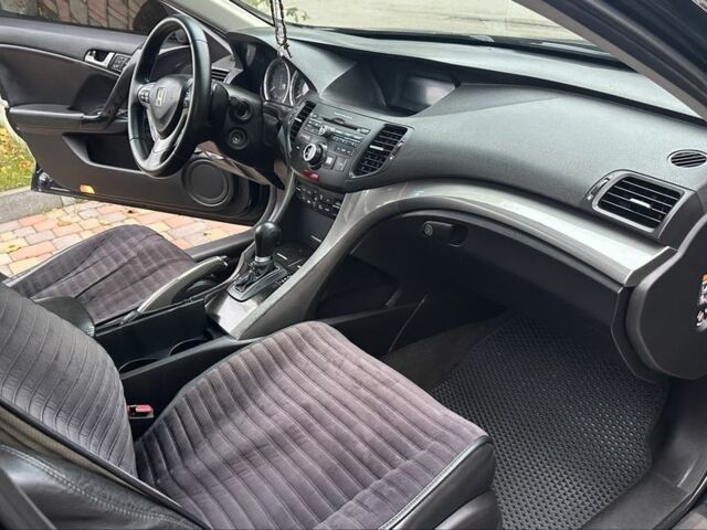 Хонда Аккорд 2009 в Киеве на Automoto.ua Черный Хонда Аккорд, объемом двигателя 2 л и пробегом 240 тыс. км за 8600 $, фото 15 на Automoto.ua