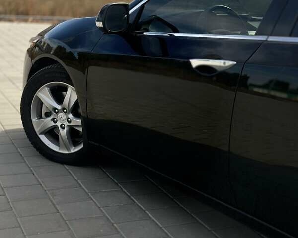 Черный Хонда Аккорд, объемом двигателя 2.4 л и пробегом 282 тыс. км за 10000 $, фото 8 на Automoto.ua