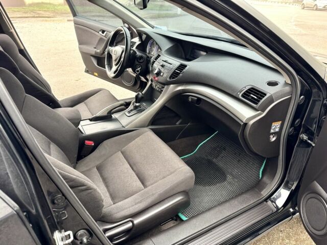 Черный Хонда Аккорд, объемом двигателя 2 л и пробегом 211 тыс. км за 9890 $, фото 18 на Automoto.ua