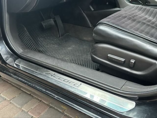 Хонда Аккорд 2009 в Киеве на Automoto.ua Черный Хонда Аккорд, объемом двигателя 2 л и пробегом 240 тыс. км за 8600 $, фото 7 на Automoto.ua