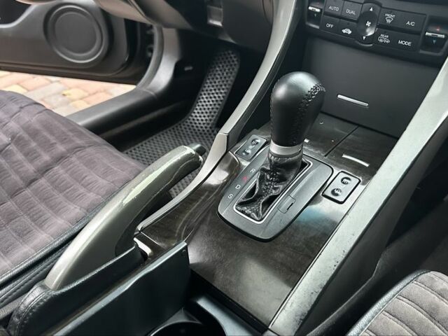 Хонда Аккорд 2009 в Киеве на Automoto.ua Черный Хонда Аккорд, объемом двигателя 2 л и пробегом 240 тыс. км за 8600 $, фото 14 на Automoto.ua