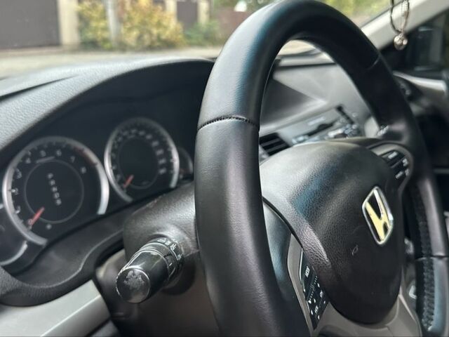 Хонда Аккорд 2009 в Киеве на Automoto.ua Черный Хонда Аккорд, объемом двигателя 2 л и пробегом 240 тыс. км за 8600 $, фото 8 на Automoto.ua