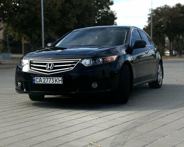 Черный Хонда Аккорд, объемом двигателя 2.4 л и пробегом 282 тыс. км за 10000 $, фото 1 на Automoto.ua