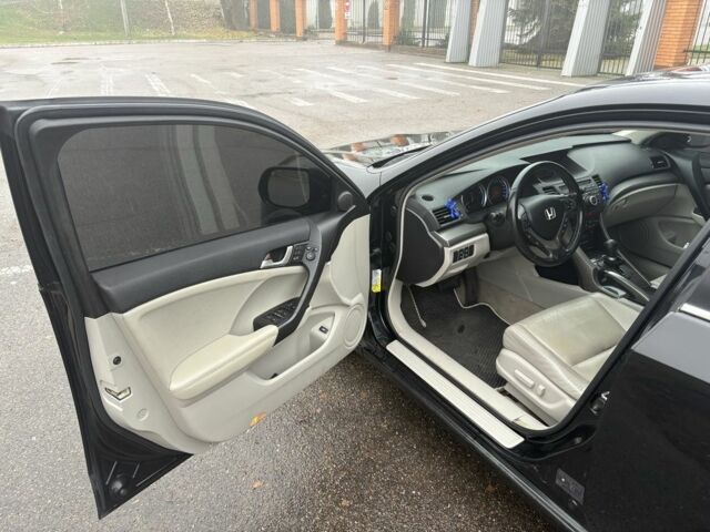 Черный Хонда Аккорд, объемом двигателя 2.4 л и пробегом 256 тыс. км за 9200 $, фото 10 на Automoto.ua