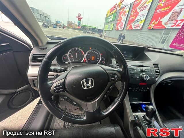 Черный Хонда Аккорд, объемом двигателя 2 л и пробегом 220 тыс. км за 7999 $, фото 9 на Automoto.ua