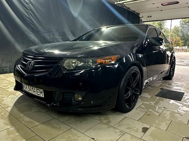 Черный Хонда Аккорд, объемом двигателя 2.4 л и пробегом 265 тыс. км за 10300 $, фото 2 на Automoto.ua