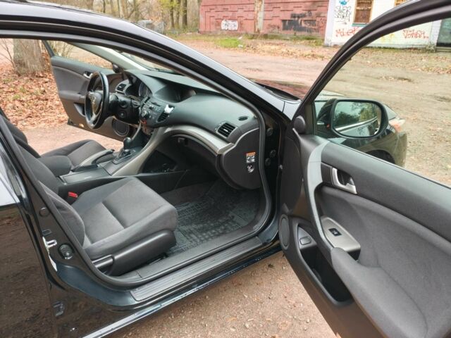 Черный Хонда Аккорд, объемом двигателя 2 л и пробегом 160 тыс. км за 9000 $, фото 3 на Automoto.ua