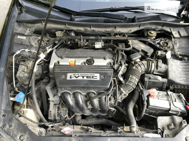 Черный Хонда Аккорд, объемом двигателя 2.4 л и пробегом 197 тыс. км за 11900 $, фото 14 на Automoto.ua