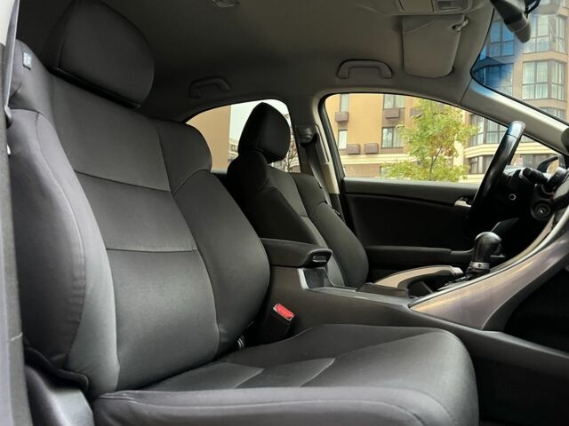 Черный Хонда Аккорд, объемом двигателя 2 л и пробегом 193 тыс. км за 11750 $, фото 22 на Automoto.ua