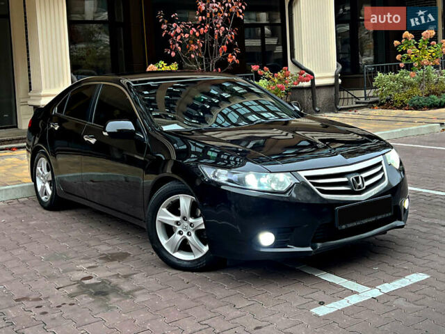 Чорний Хонда Аккорд, об'ємом двигуна 2 л та пробігом 196 тис. км за 11750 $, фото 4 на Automoto.ua