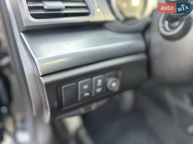 Черный Хонда Аккорд, объемом двигателя 2.35 л и пробегом 274 тыс. км за 9900 $, фото 4 на Automoto.ua