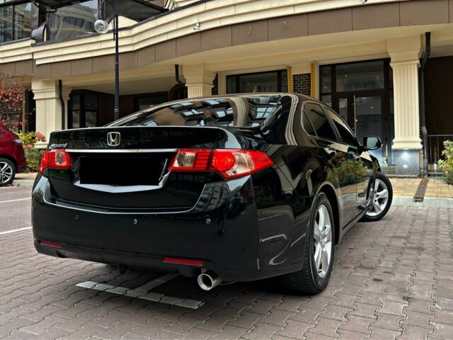 Черный Хонда Аккорд, объемом двигателя 2 л и пробегом 193 тыс. км за 11750 $, фото 2 на Automoto.ua