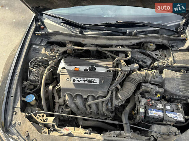 Черный Хонда Аккорд, объемом двигателя 2.35 л и пробегом 274 тыс. км за 9900 $, фото 10 на Automoto.ua