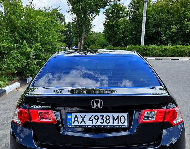 Чорний Хонда Аккорд, об'ємом двигуна 2 л та пробігом 250 тис. км за 10900 $, фото 2 на Automoto.ua