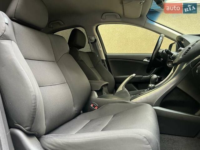 Черный Хонда Аккорд, объемом двигателя 2 л и пробегом 195 тыс. км за 10900 $, фото 31 на Automoto.ua