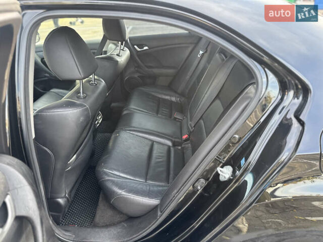 Черный Хонда Аккорд, объемом двигателя 2.35 л и пробегом 274 тыс. км за 9900 $, фото 7 на Automoto.ua