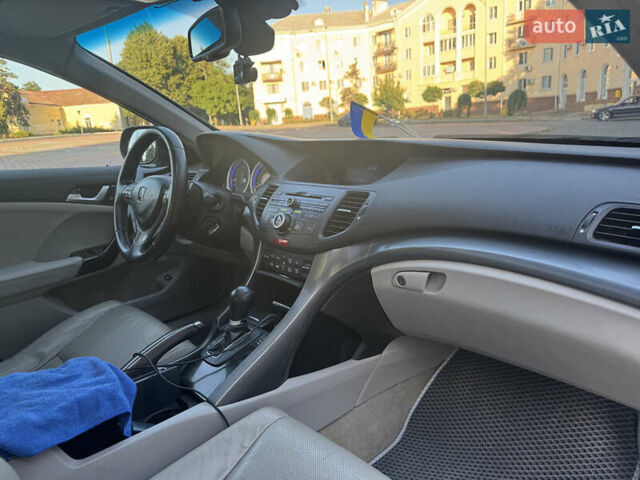 Чорний Хонда Аккорд, об'ємом двигуна 2 л та пробігом 191 тис. км за 10700 $, фото 49 на Automoto.ua
