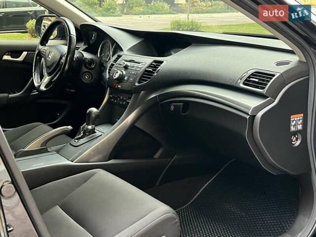 Чорний Хонда Аккорд, об'ємом двигуна 2 л та пробігом 196 тис. км за 11750 $, фото 44 на Automoto.ua