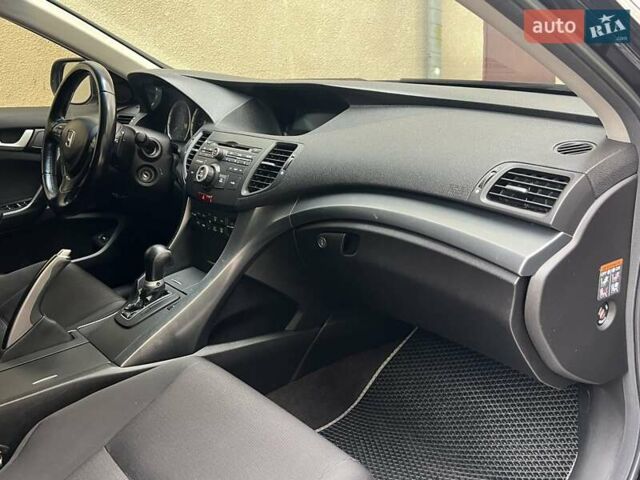 Черный Хонда Аккорд, объемом двигателя 2 л и пробегом 195 тыс. км за 10900 $, фото 32 на Automoto.ua