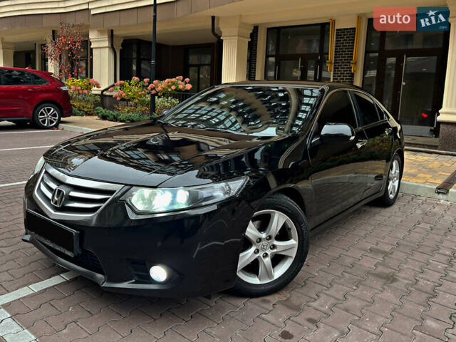 Чорний Хонда Аккорд, об'ємом двигуна 2 л та пробігом 196 тис. км за 11750 $, фото 5 на Automoto.ua