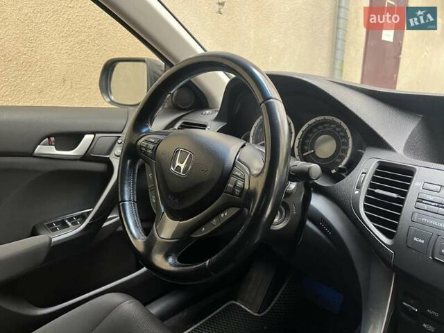 Черный Хонда Аккорд, объемом двигателя 2 л и пробегом 195 тыс. км за 10900 $, фото 29 на Automoto.ua