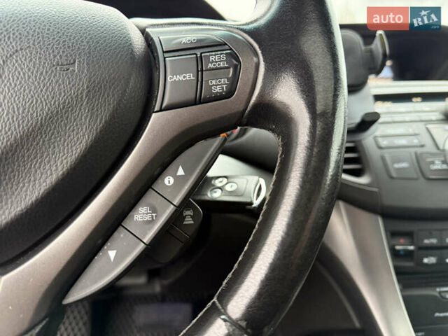 Черный Хонда Аккорд, объемом двигателя 2.4 л и пробегом 177 тыс. км за 11700 $, фото 17 на Automoto.ua