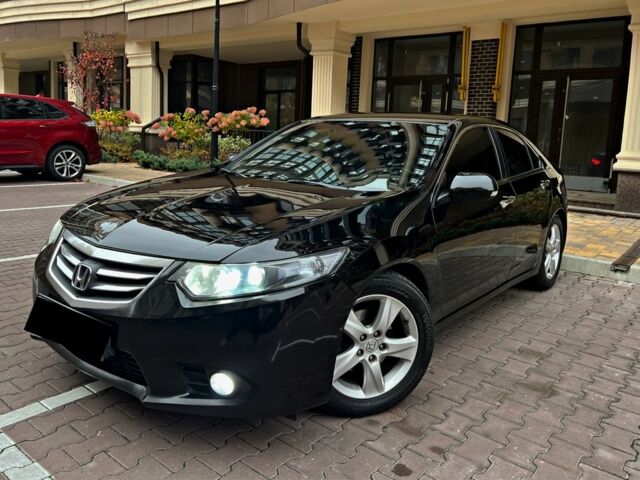 Черный Хонда Аккорд, объемом двигателя 2 л и пробегом 193 тыс. км за 11750 $, фото 1 на Automoto.ua