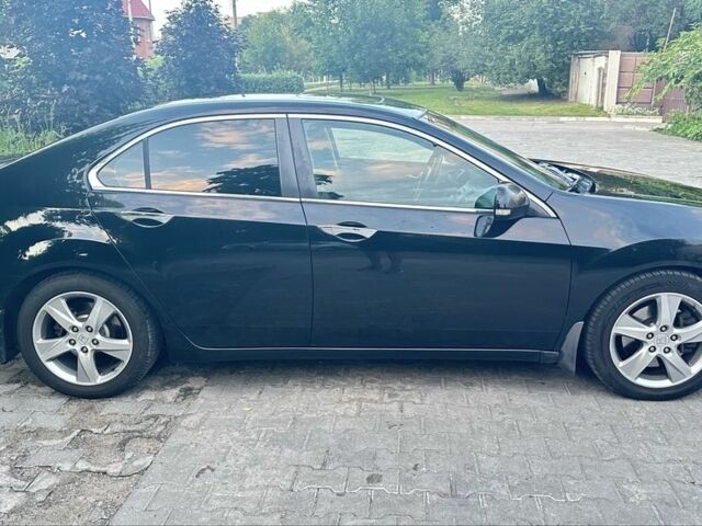 Чорний Хонда Аккорд, об'ємом двигуна 2.4 л та пробігом 201 тис. км за 10000 $, фото 7 на Automoto.ua