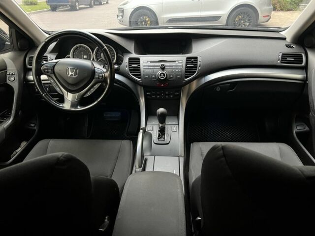 Черный Хонда Аккорд, объемом двигателя 2 л и пробегом 193 тыс. км за 11750 $, фото 21 на Automoto.ua