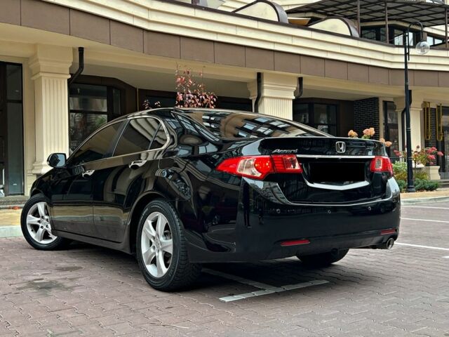 Черный Хонда Аккорд, объемом двигателя 2 л и пробегом 193 тыс. км за 11750 $, фото 4 на Automoto.ua