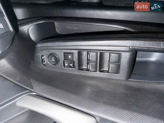 Хонда Аккорд 2012 в Одессе на Automoto.ua Черный Хонда Аккорд, объемом двигателя 2.4 л и пробегом 144 тыс. км за 9800 $, фото 20 на Automoto.ua