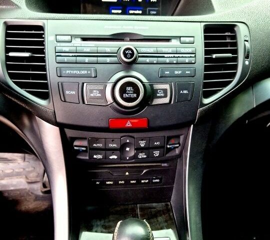 Чорний Хонда Аккорд, об'ємом двигуна 2 л та пробігом 103 тис. км за 13500 $, фото 4 на Automoto.ua