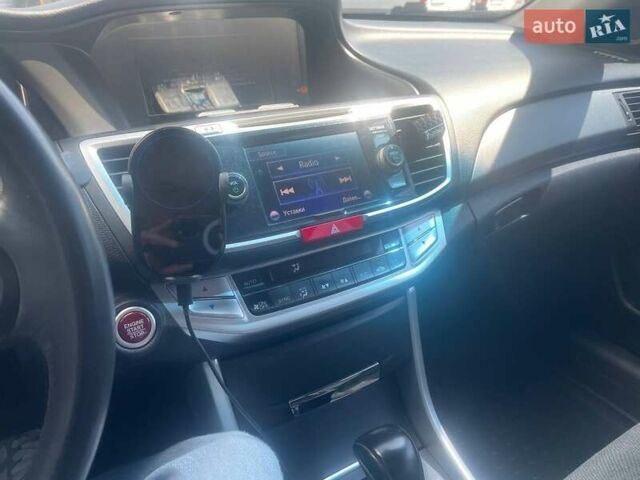 Черный Хонда Аккорд, объемом двигателя 2.4 л и пробегом 87 тыс. км за 13499 $, фото 26 на Automoto.ua