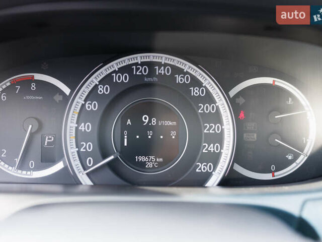 Черный Хонда Аккорд, объемом двигателя 2.36 л и пробегом 198 тыс. км за 15000 $, фото 9 на Automoto.ua