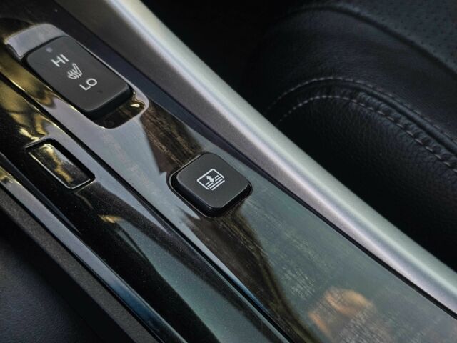 Черный Хонда Аккорд, объемом двигателя 3.5 л и пробегом 199 тыс. км за 14900 $, фото 22 на Automoto.ua