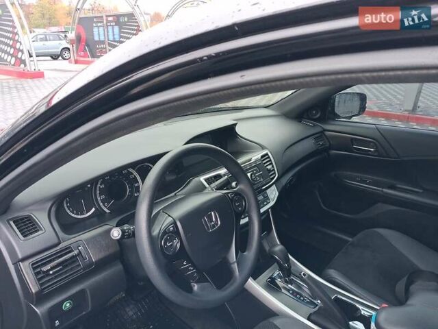 Черный Хонда Аккорд, объемом двигателя 2.36 л и пробегом 197 тыс. км за 12700 $, фото 2 на Automoto.ua