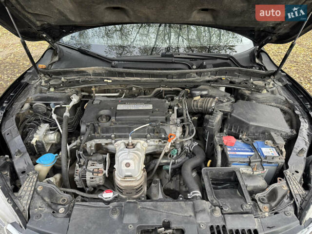 Черный Хонда Аккорд, объемом двигателя 2.36 л и пробегом 221 тыс. км за 11600 $, фото 10 на Automoto.ua