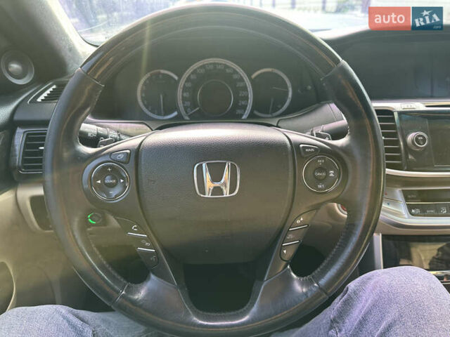 Черный Хонда Аккорд, объемом двигателя 3.47 л и пробегом 182 тыс. км за 12500 $, фото 12 на Automoto.ua