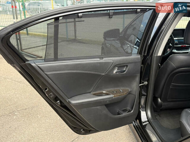 Черный Хонда Аккорд, объемом двигателя 3.47 л и пробегом 308 тыс. км за 15990 $, фото 13 на Automoto.ua