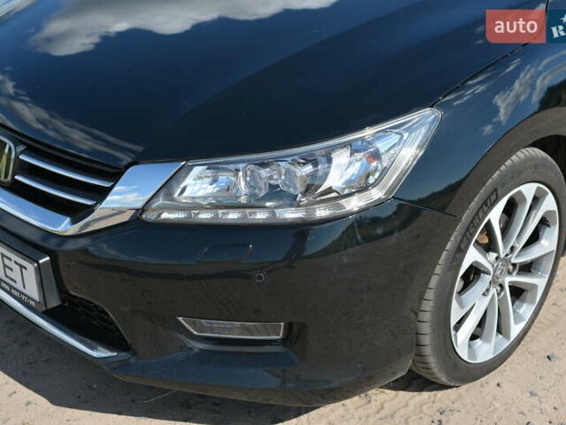Черный Хонда Аккорд, объемом двигателя 3.47 л и пробегом 125 тыс. км за 15500 $, фото 5 на Automoto.ua