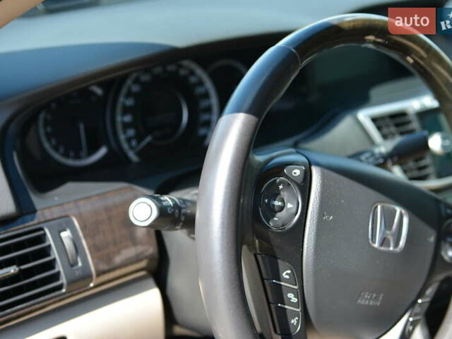 Черный Хонда Аккорд, объемом двигателя 3.47 л и пробегом 125 тыс. км за 15500 $, фото 30 на Automoto.ua