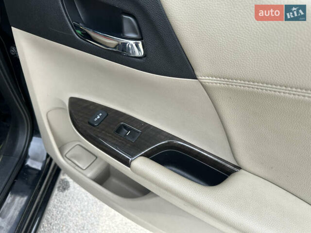 Черный Хонда Аккорд, объемом двигателя 3.47 л и пробегом 182 тыс. км за 11750 $, фото 14 на Automoto.ua