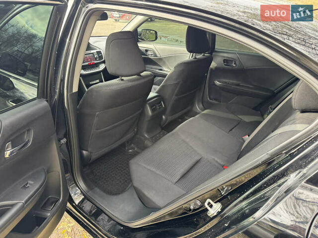 Черный Хонда Аккорд, объемом двигателя 2.36 л и пробегом 221 тыс. км за 11600 $, фото 7 на Automoto.ua