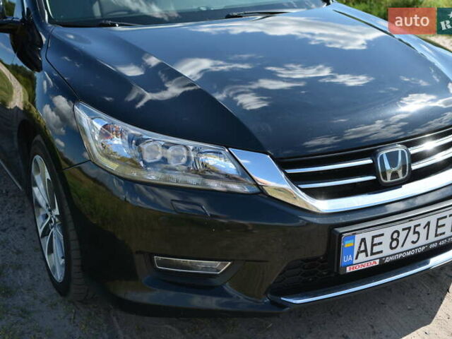 Черный Хонда Аккорд, объемом двигателя 3.47 л и пробегом 125 тыс. км за 15500 $, фото 4 на Automoto.ua