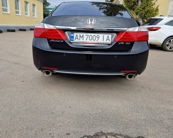 Черный Хонда Аккорд, объемом двигателя 3.47 л и пробегом 225 тыс. км за 9300 $, фото 5 на Automoto.ua