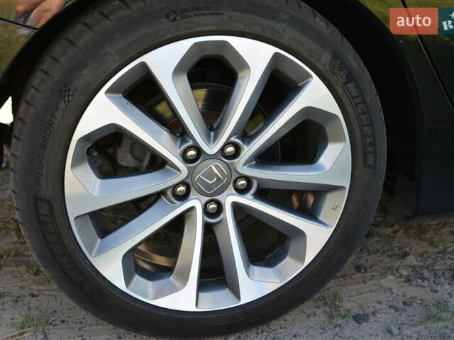 Черный Хонда Аккорд, объемом двигателя 3.47 л и пробегом 125 тыс. км за 15500 $, фото 14 на Automoto.ua