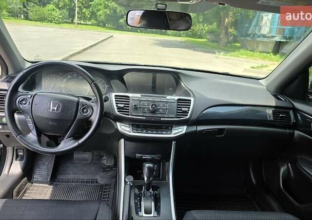 Чорний Хонда Аккорд, об'ємом двигуна 2.36 л та пробігом 132 тис. км за 10900 $, фото 8 на Automoto.ua