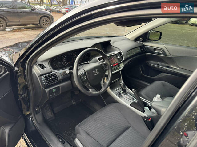 Черный Хонда Аккорд, объемом двигателя 2.36 л и пробегом 221 тыс. км за 11600 $, фото 6 на Automoto.ua