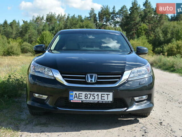 Черный Хонда Аккорд, объемом двигателя 3.47 л и пробегом 125 тыс. км за 15500 $, фото 2 на Automoto.ua