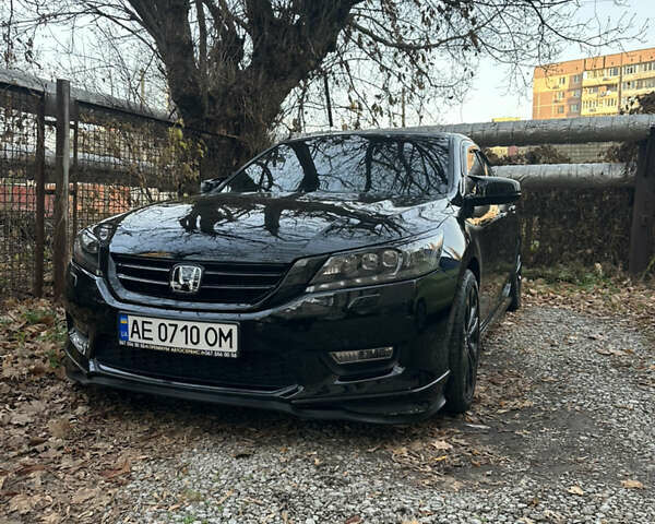 Черный Хонда Аккорд, объемом двигателя 3.47 л и пробегом 109 тыс. км за 19000 $, фото 2 на Automoto.ua